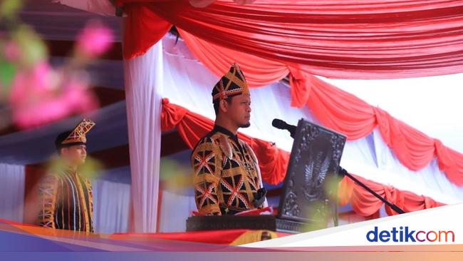 Pekanbaru -Mayor Share groceries to 1,991 yellow forces during the 80th anniversary