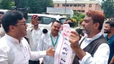 Two MLAs outside the Bihar meeting session collide, Owaisi’s Party Mla Akhtarul Iman and Jdu Mla Khalid Anwar face to face