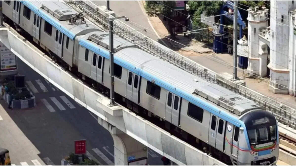 Pink line work from Lokhandwala to Vikhroli is almost complete, route, station, rent and other information