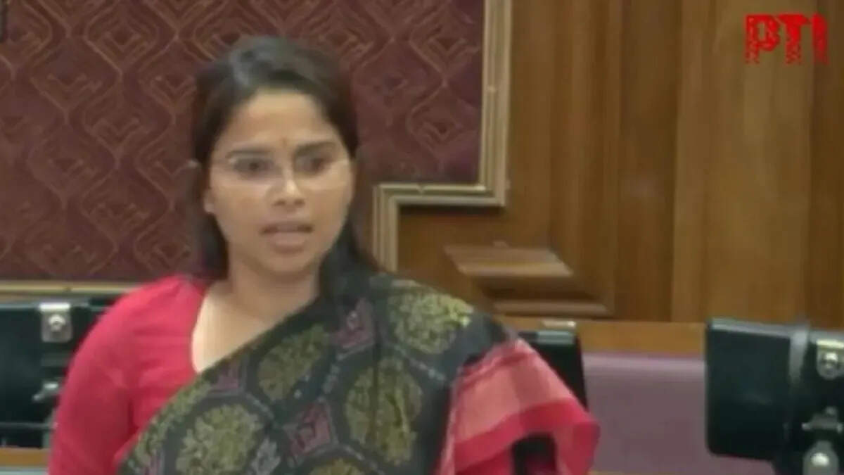 SP -Head Akhilesh Yadav has expelled MLA Pooja Pal of the party, the reason for CM Yogi has become the reason