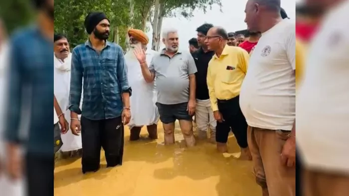 Flood crisis in Pathankot due to Cloudburst in Kathua, 6 trains affected; Seven Towns Cut Contact – Kathua Cloudburst causes flooding in the border area of Pathankot