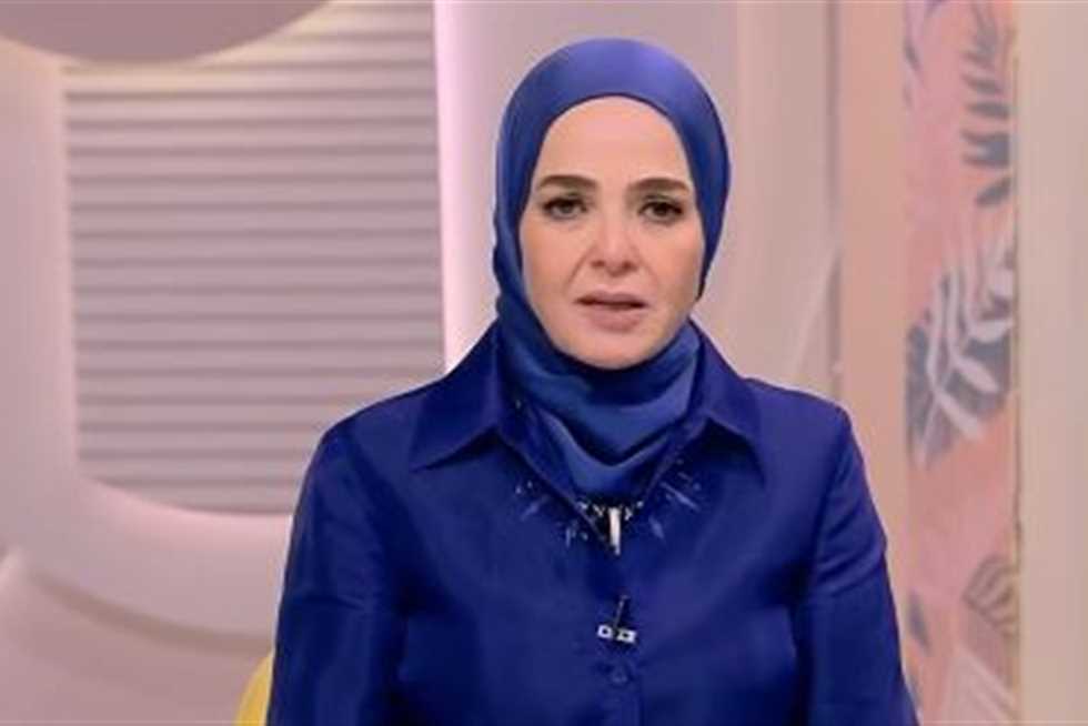 منى عبدالغني تنهار من البكاء على الهواء: «تيمور تيمور رفض أعمال كتير علشان يفضل جنب والدته…