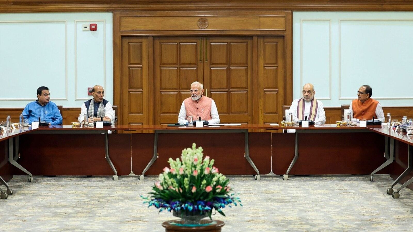 Modi meets important ministers, economists to discuss 100-day reform agenda
