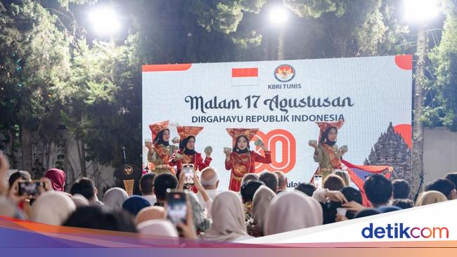 The Indonesian Embassy Tunis is commemorating the 80th anniversary of the Republic of Indonesia and introduces the Indonesian diplomacy books