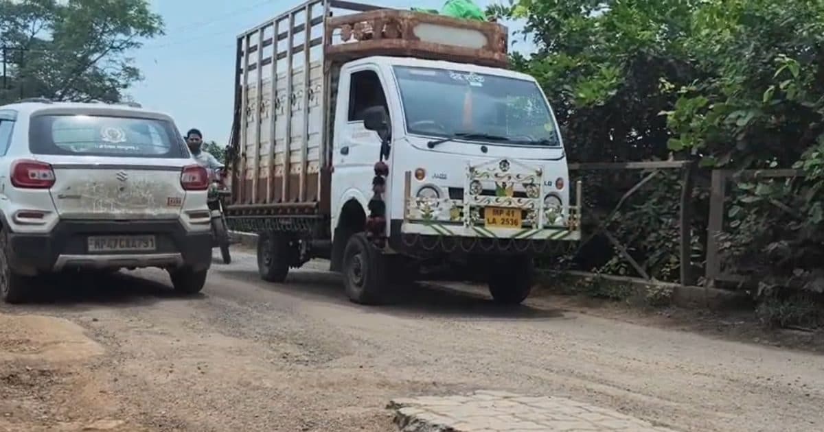 Ground Report: Highway with 20 thousand wells, Khandwa-Harda-Narmadapuram Road Travel in the Shadow of Death