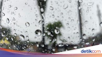 It is predicted that the Jabodetabek area will rain up to 09.00 with strong wind