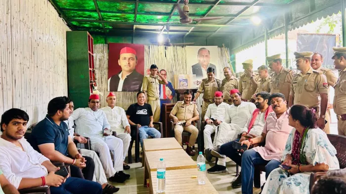 Police have put SP workers under house arrest, bicycle Yatra took out from Greater Noida to Delhi – Ncr Noida News Samajwadi Party Cycle Rally stopped by police