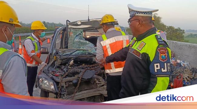 Wuling hit a truck on the Jombang toll road to kill 3 people, it’s the identity of the victim
