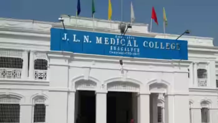 Bhagalpur News: Patient dies in JLNMC, family accused of negligence in treatment – allegations of hospital negligence after the death of the patient in Bhagalpur