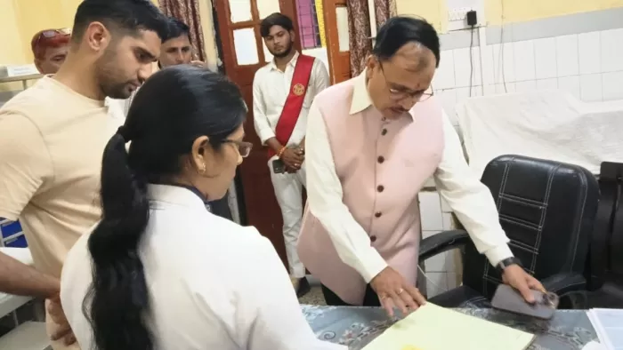 Wow, the system … Here, the doctor referred the patient without seeing the patient, are you not even a blessing? – A four -member investigation committee was established in the case of the birth of a child under a tin shed in a female hospital