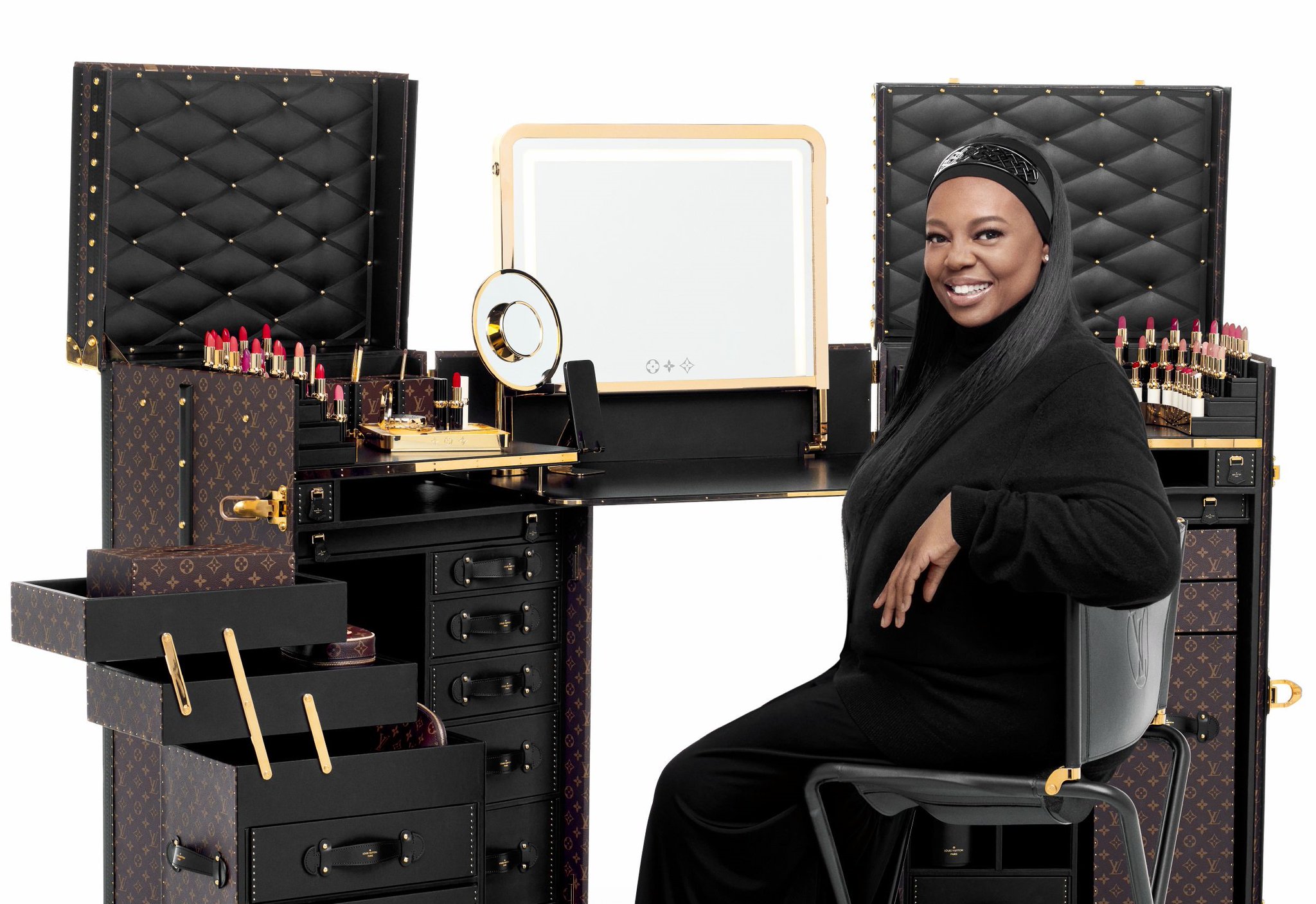 لويس فويتون تطلق مجموعة “La Beauté” لتعيد تعريف المكياج الفاخر بأسلوب مبتكر وألوان مذهلة….
