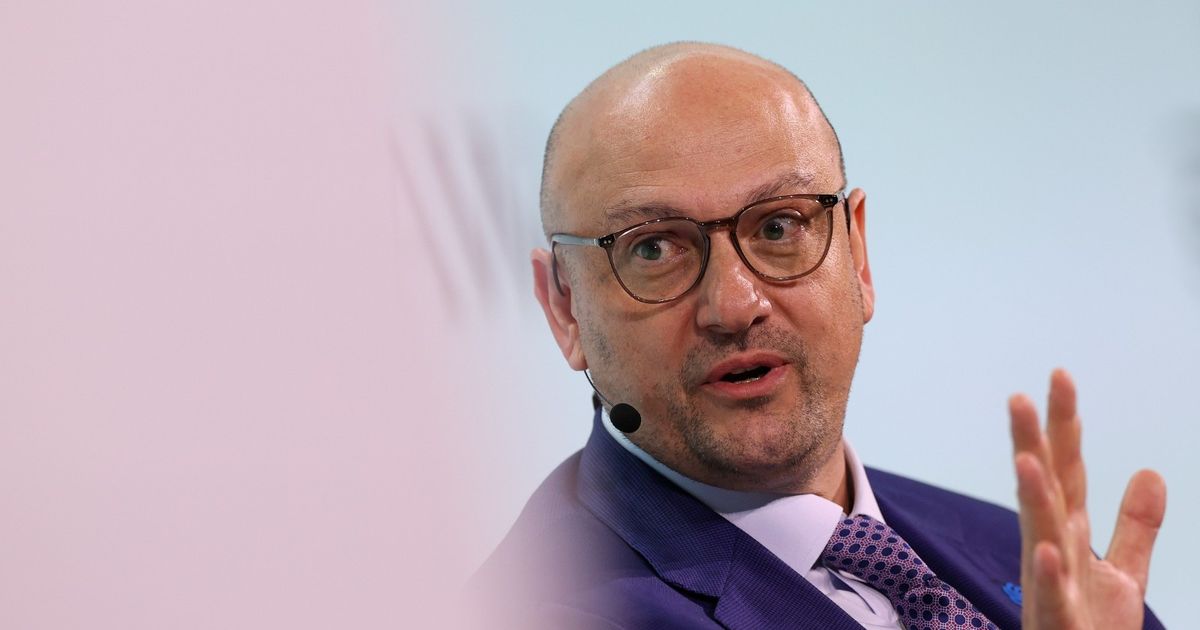 The vague “source” changed its investment compass from hydrogen to artificial intelligence