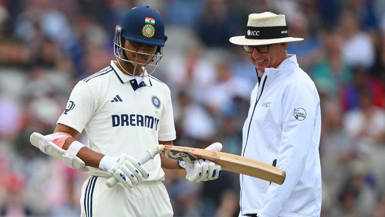 Chris Woakes broke the bat of Yashasvi Jaiswal knows how much is the price of his bat