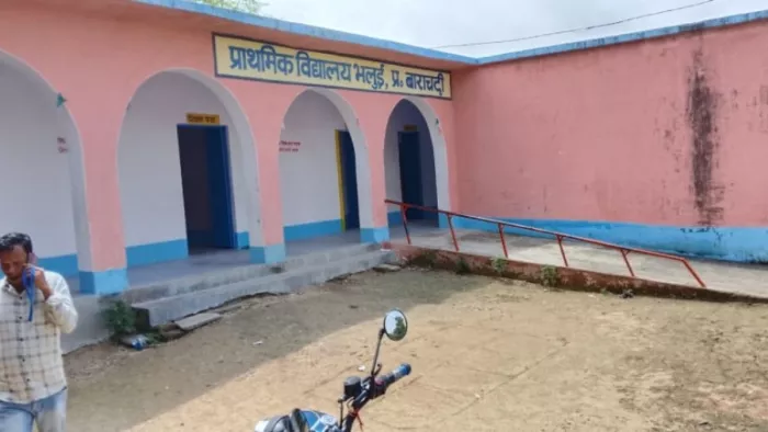 Gaya News: Eight Kwintal Prize has disappeared after breaking the school lock, what will the kids eat now? – 8 quintal of the middle of the day meal rice stolen from school in gaya