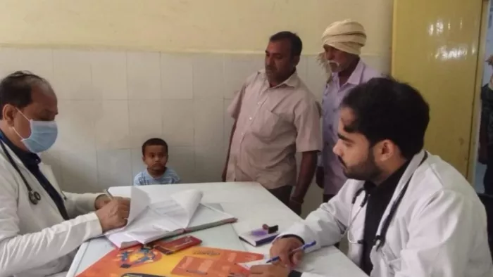 Doctors did not show up in time in OPD, Chief and CMS Treated Patients under compulsion – Kaushambi News Doctors Absent Hospital Services Ly
