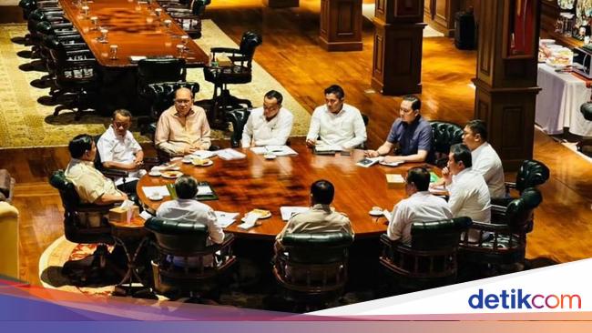 Prabowo Marathon meeting in Hambalang, discusses the management of mining investments