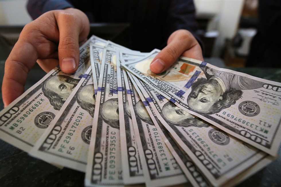 ارتفاع كبير في سعر الدولار.. كم سجلت أسعار العملات 20-8-2025 في البنك الأهلي الآن؟