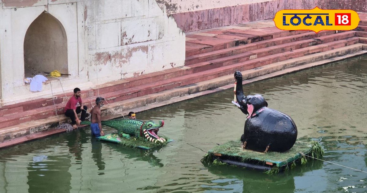 In this temple of Mathura, crocodiles and elephants flooded to see the battle, Satan began to take a bad Gajraj