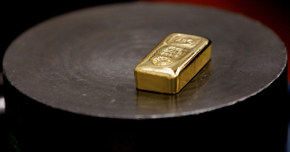 The price of gold drops with the reduction of interest reducing bets before Powell speech