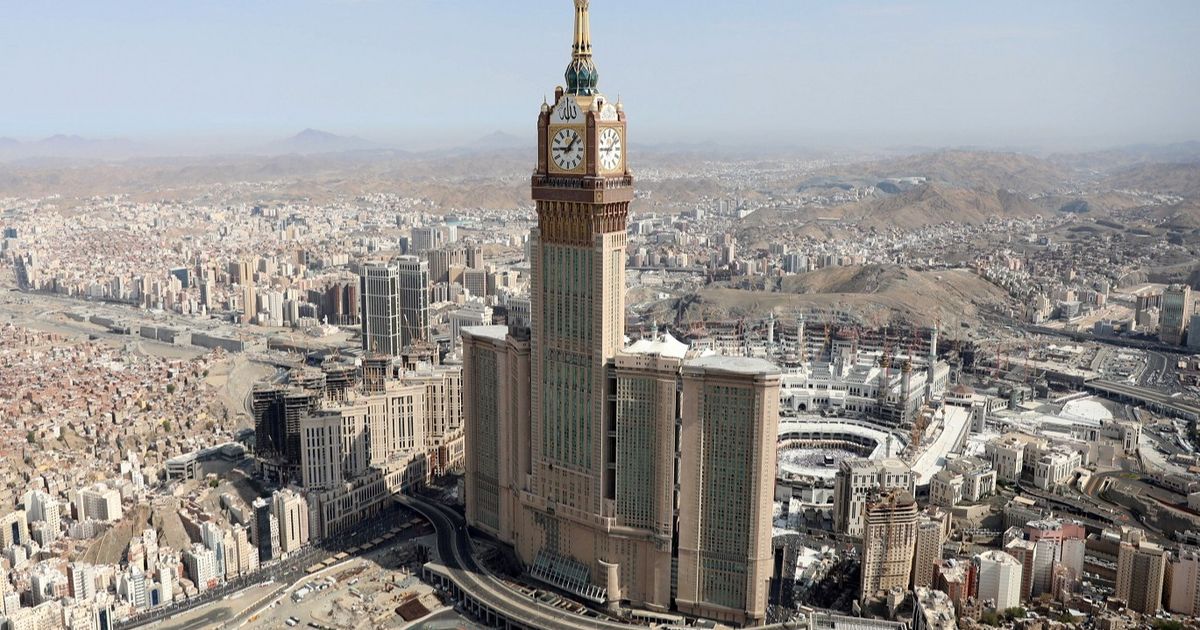 Saudi Arabia improves religious tourism in Mecca and the city by increasing the capacity of hotels
