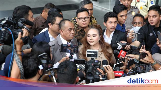 Advocates said Lisa Mariana would be called again by the KPK regarding the BJB case