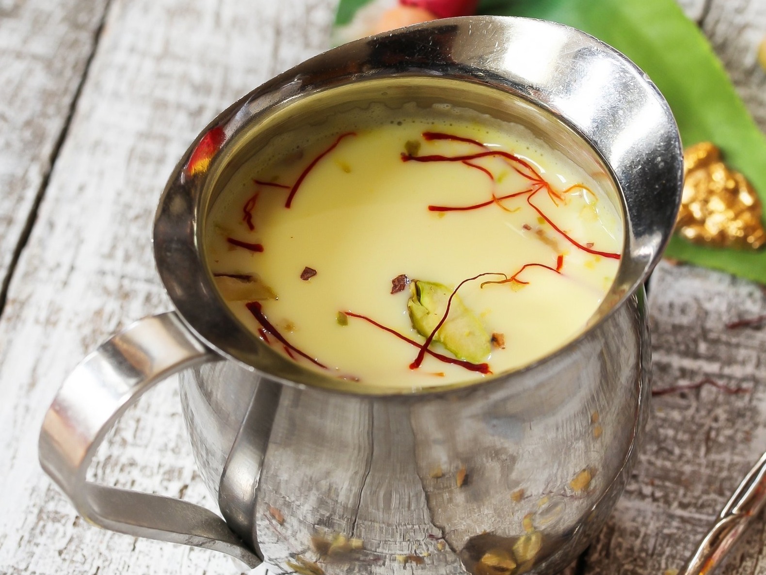 Great benefits associated with drinking saffron milk