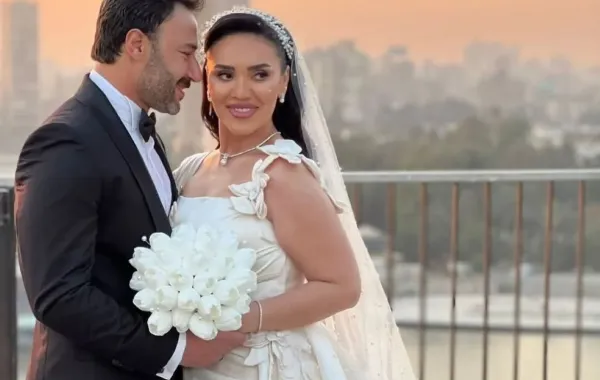 احتفلت المطربة مي فاروق بيوم ميلاد زوجها الفنان محمد العمروسي وشاركت صورة جمعتهما موجهة له…