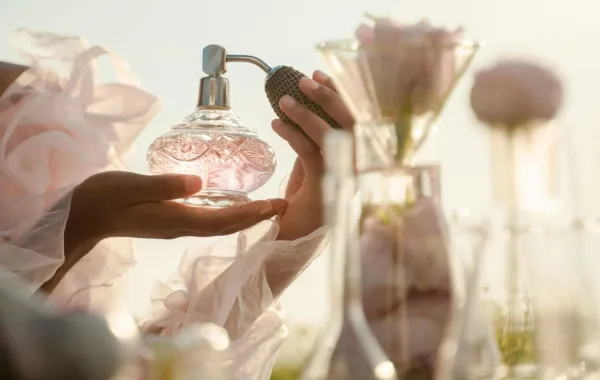 تتميز عطور الفانيليا بتركيباتها الفريدة التي تجمع بين الحسية والرقي.. إليكِ أبرز العطور التي…