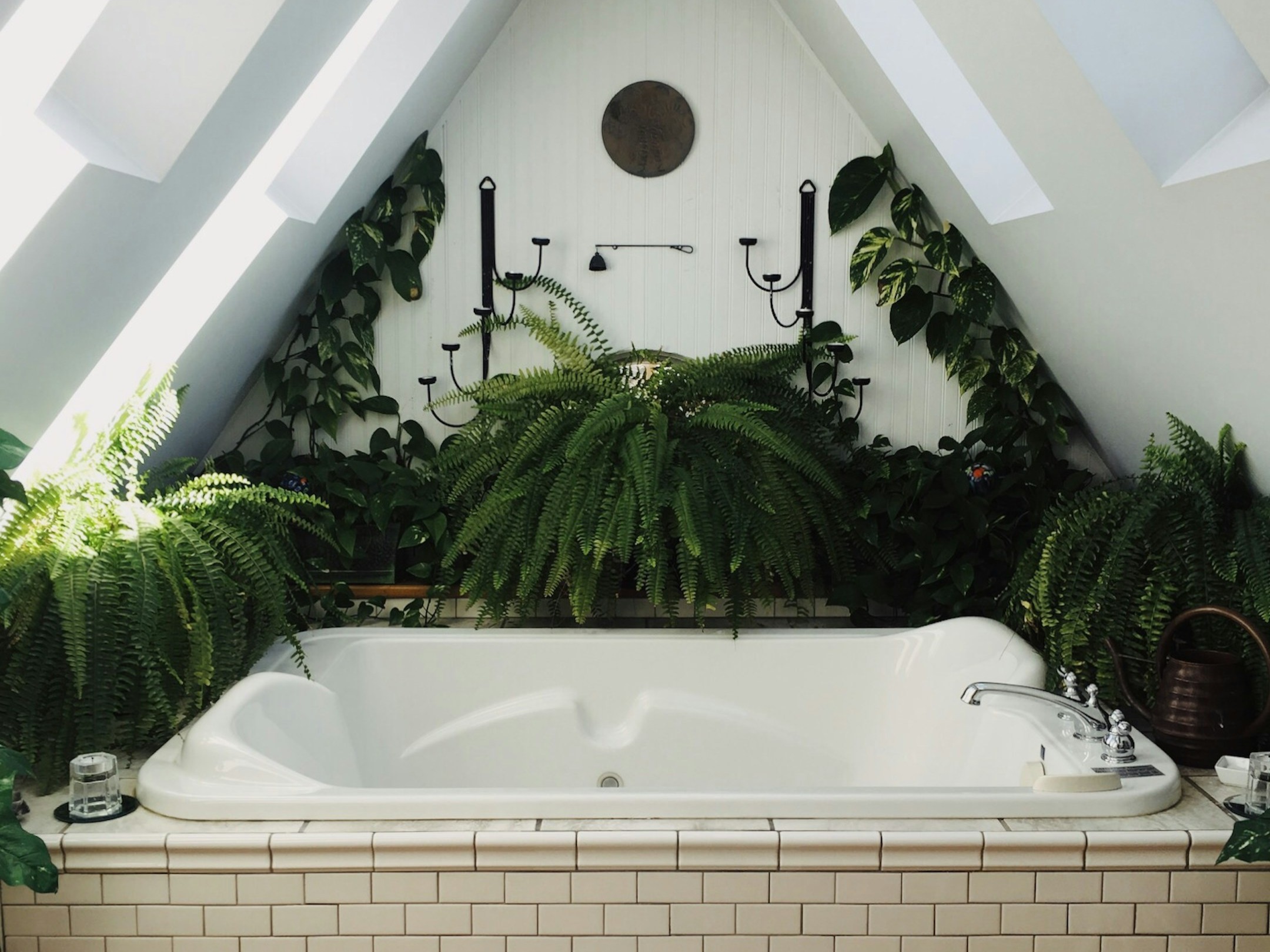 How can you give the bathroom like an expensive spa?