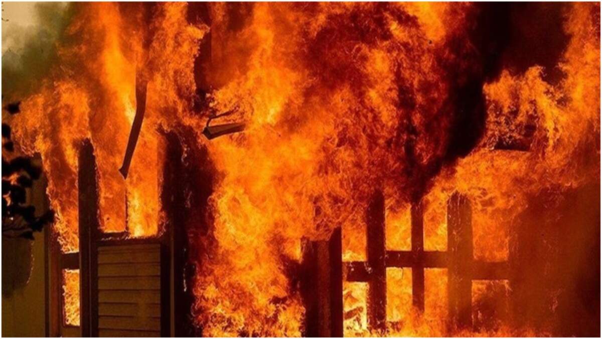 Case of the fire in vehicles parked outside the house in the Ramganic police station is the victim of it accused of footage