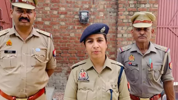 SAMBHAL NEWS: In four months, the end of love marriage in four months, the woman’s throat cut off, and husband committed suicide by hanging – the throat of youth Slits woman and then commit suicide Bahjoi Sambhal district