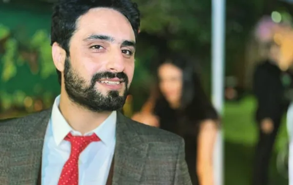 رحيل الفنان المصري الشاب بهاء الخطيب عن عمر 41 عامًا إثر أزمة قلبية مفاجئة خلال مباراة كرة قدم