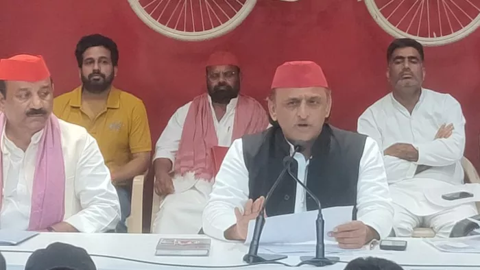 Akhilesh Yadav: SP -Head Akhilesh Yadav’s question to the government about the lack of fertilizer in the state, tells the upset farmer, where is the fertilizer -the head of the Samajwadi party, Akhilesh Yadav, Brand on the government, says farmers say whe