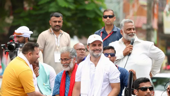 Bihar Politics: Badle Nazar Aye Pappu Yadav, Tejaswi Yadav told ‘Jananayak’ – Pappu Yadav called Tejashwi Yadav Jannayak in voting right Yatra Purnia