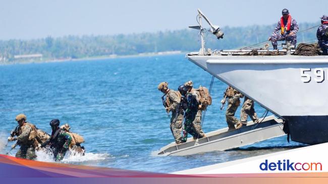 Thousands of staff members from 13 countries joined the Latgab Super Garuda shield today