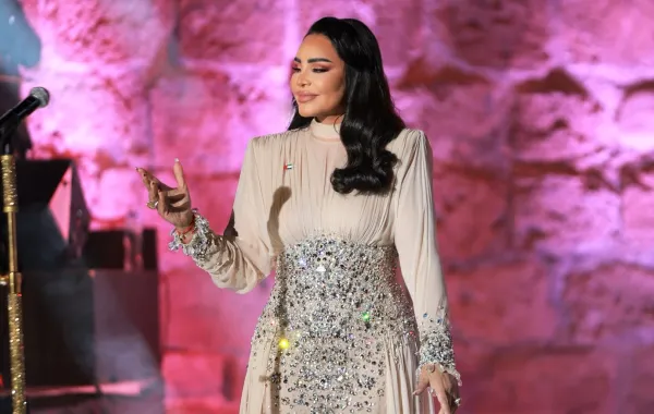 الفنانة أحلام تُعبر عن سعادتها بإحياء حفلها في مهرجان قرطاج الدولي بتونس