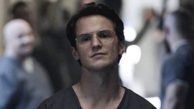 ‘Peacemaker’ -star Freddie Stroma on ‘Harry Potter’, green screens, and how James Gunn Wigilante finds out again