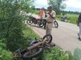 Accident of a cycling family returning home from Rajasthan, father and son were seriously injured in bus collision
