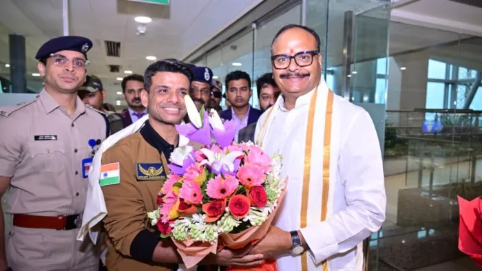 Shubhanshu Shukla Return: Shubhanshu Shukla returned to Lucknow of the space, City to Welcome, Atmosphere of Celebration! – Lucknow Celebrates the hometown – Superstar Shubhanshu Shukla returns from space