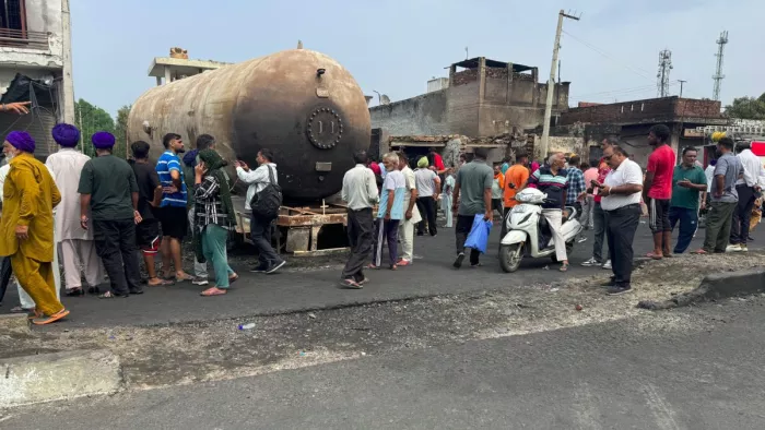 PUNJAB LPG TANKER BLAST: A case of gas theft is a thousand rupees of a cylinder; 4 Arrested – Punjab LPG Tanker Blast Case or Gas Theft One Cylinder has arrested Rups Rupees 4