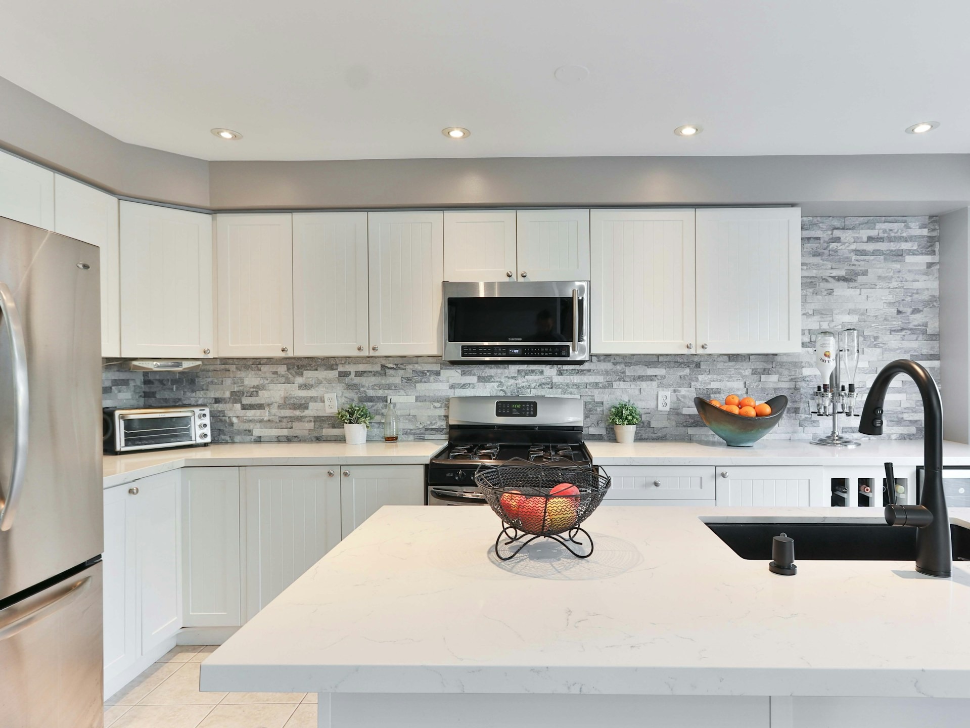 Shine your kitchen with these 7 easy ways!