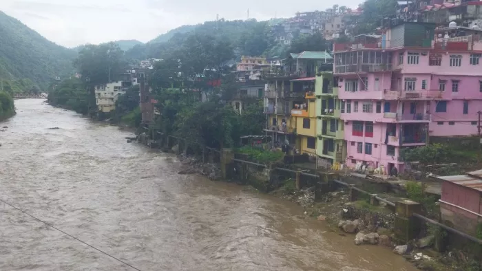 Himachal: Not even a lesson of destruction; The Beas River in Mandi City and the multi -storey building on the banks of Suketi Khad can ever be an accident – Himachal Pradesh disaster illegal construction near Beas and Suketi Rivers in Mandi