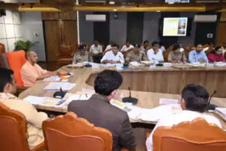 Negligence lasts in the Yogi government: Salaries of absent officers discontinued, departmental action directed