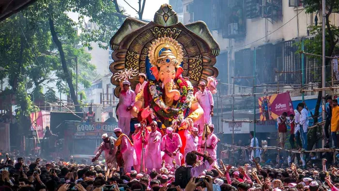 Ganeshotsav Bana State Festival in Maharashtra Bana State Festival, Pandalo The theme of Operations Sindur – Ganeshotsav declares the Maharashtra school industry