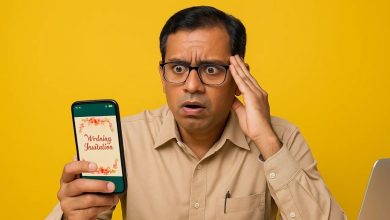 The person received the invitation, which happened as soon as he opened a WhatsApp message that should not have happened