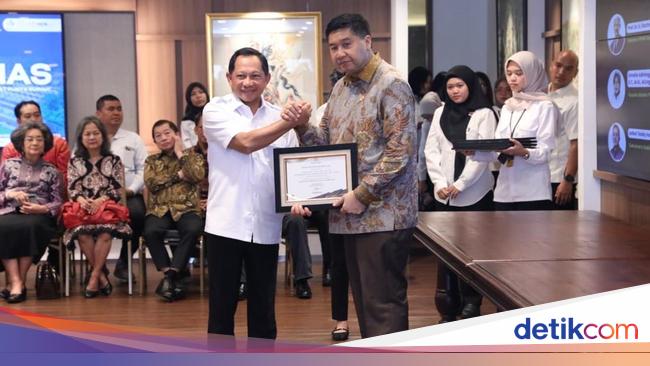 Support the Public Housing Program, Minister of Home Affairs Award of the Ministry of PKP