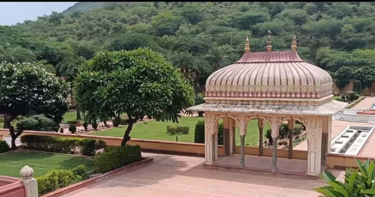 What does Jaipur’s historic Sisodia Rani’s garden look like, do virtual walk in a 3 -minute brilliant drone video