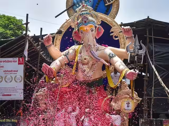 In the midst of the preparations for the Ganesh Festival in Chittorgarh, the markets have increased in the markets, see Ganpati’s enchanting tableaux in the footage
