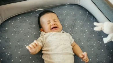 7 أسباب رئيسية لبكاء الرضيع.. كيف تقرئين رسائله؟