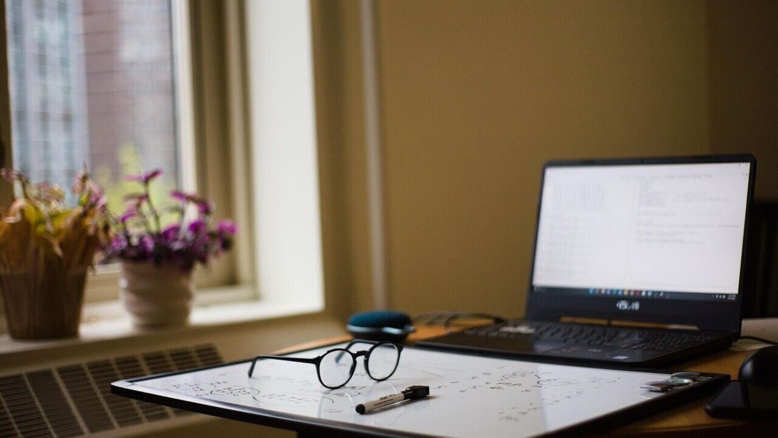 ‘Boss asks me to sign up at 7pm because …’: User on social media comes foreign work culture; Netizens ask “any opening?”